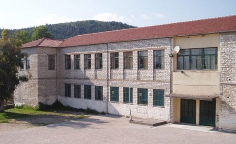 Yamochori | Συλλογική παρέμβαση στο Γυμνάσιο Θέρμου