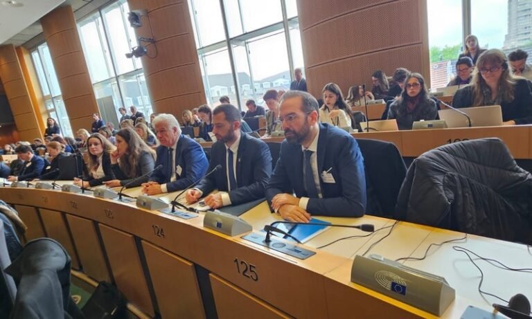 Περιφέρεια Δ.Ε. | «Δικαίωμα στην Παραμονή»