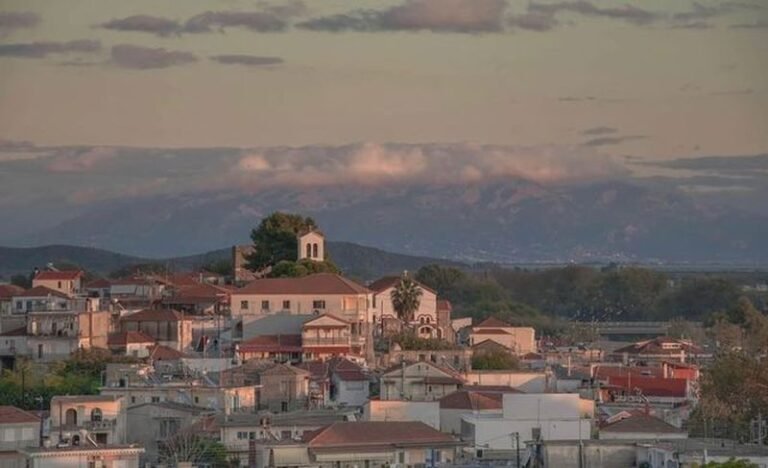 Η γη των Οινιαδών | Aνακαλύψτε την ιστορική κωμόπολη της Κατοχής
