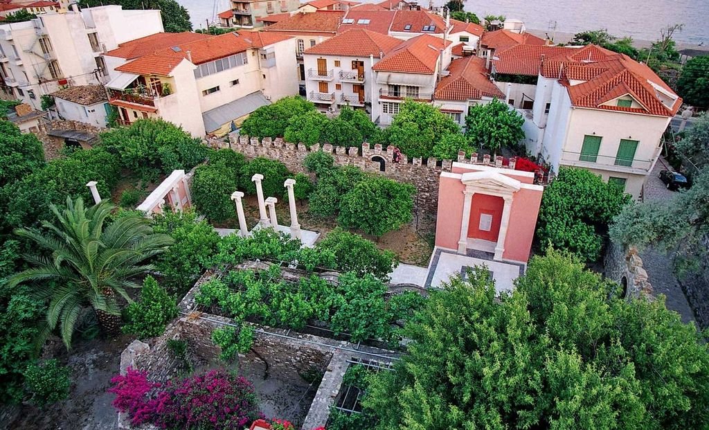 Ναύπακτος | 17/7 | Τα βιβλία της Ναυπάκτιων