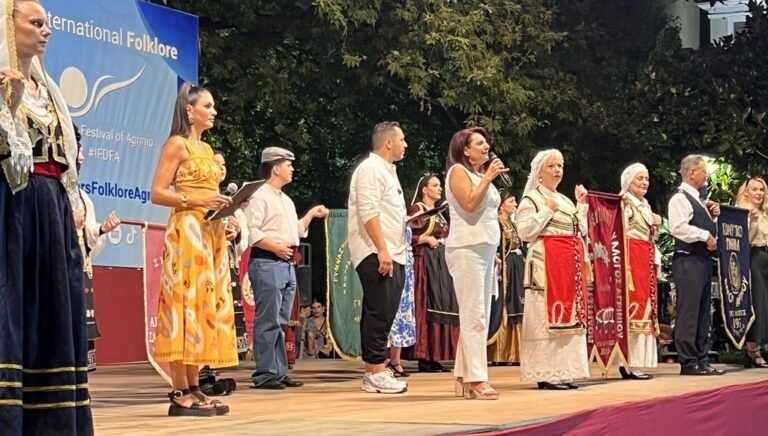 Οι Σύλλογοι του Αγρινίου άνοιξαν το διεθνές φεστιβάλ