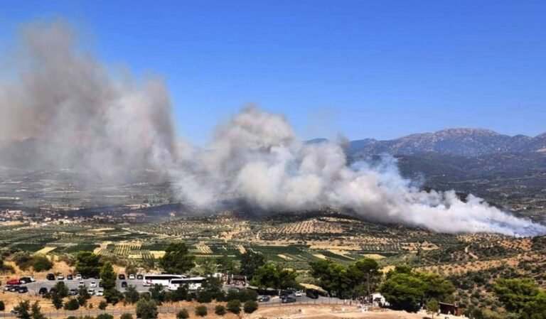 Μία φωτιά μόνο μένει ενεργή στη δυτική Ελλάδα
