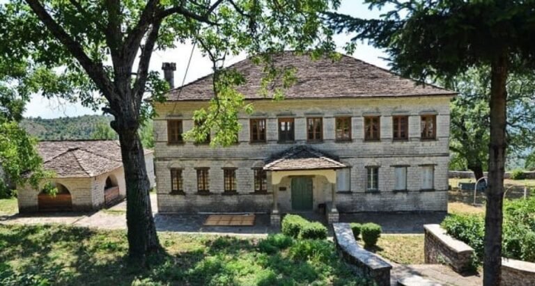Καπέσοβο Ζαγορίου  | 16/8 |  Πότε πίτα μοναχή, πότε πίτα με φλασκί