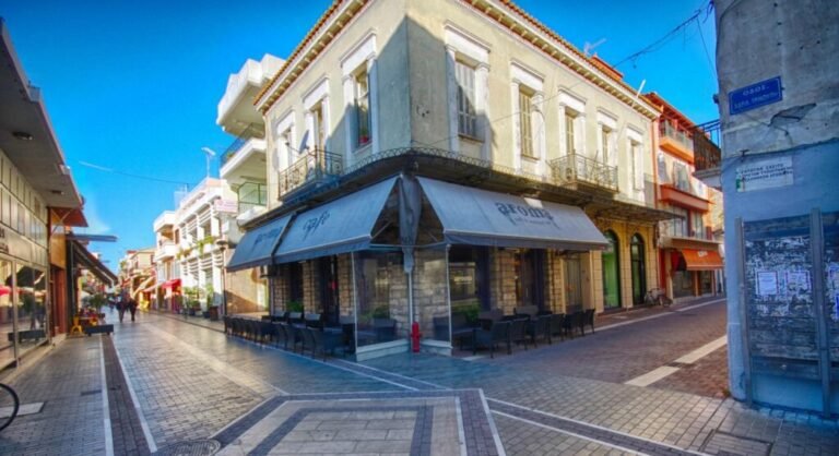 Μεσολόγγι | Καθαρισμός στον πεζόδρομο Χαριλάου Τρικούπη
