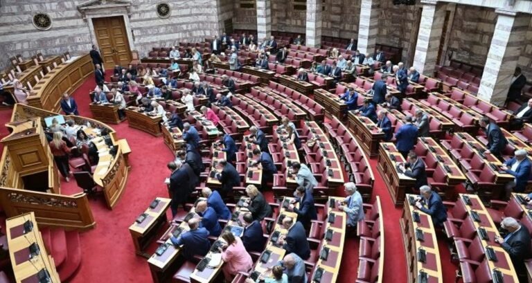 Η δεύτερη ψηφοφορία σήμερα στη Βουλή για την αναθεώρηση