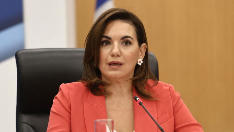 Η Κεφαλογιάννη επισκέπτεται την Αχαΐα