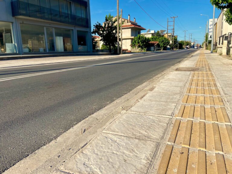 Δήμος Ναυπακτίας | Νέα πεζοδρόμια στη Ναύπακτo